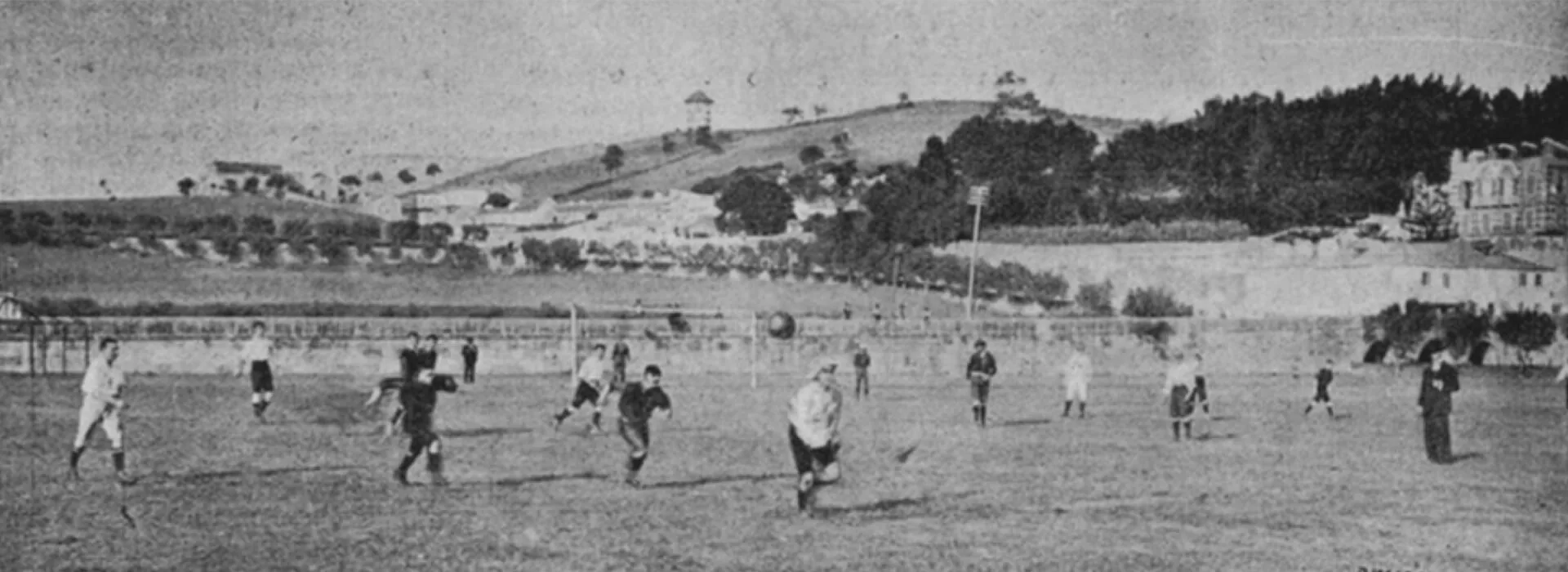 homens a jogar golfe